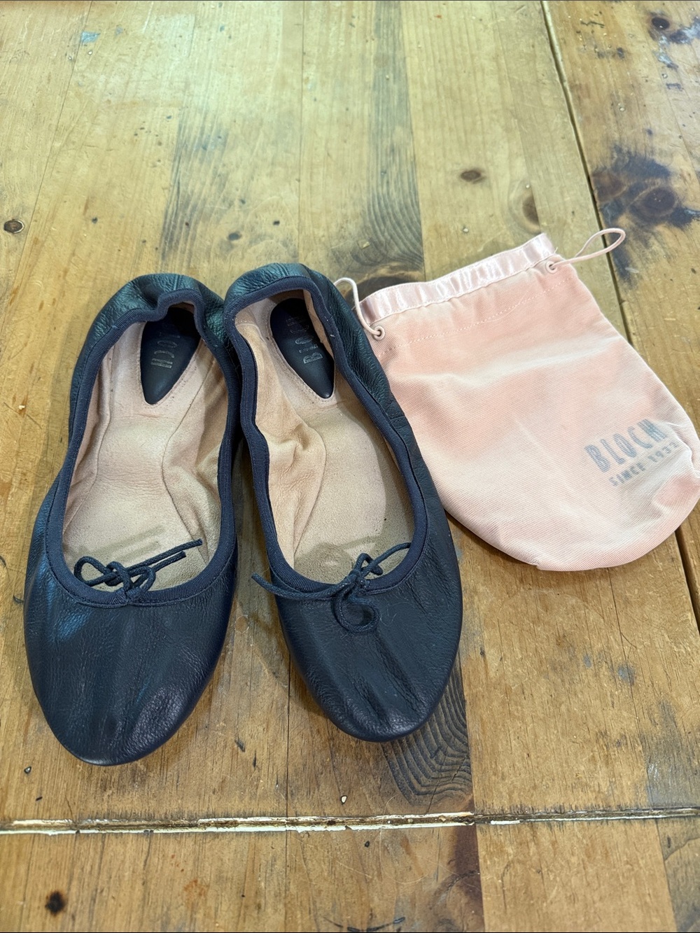Bloch Nashira Black Foldable Ballet Flats with Pink Drawstring Pouch